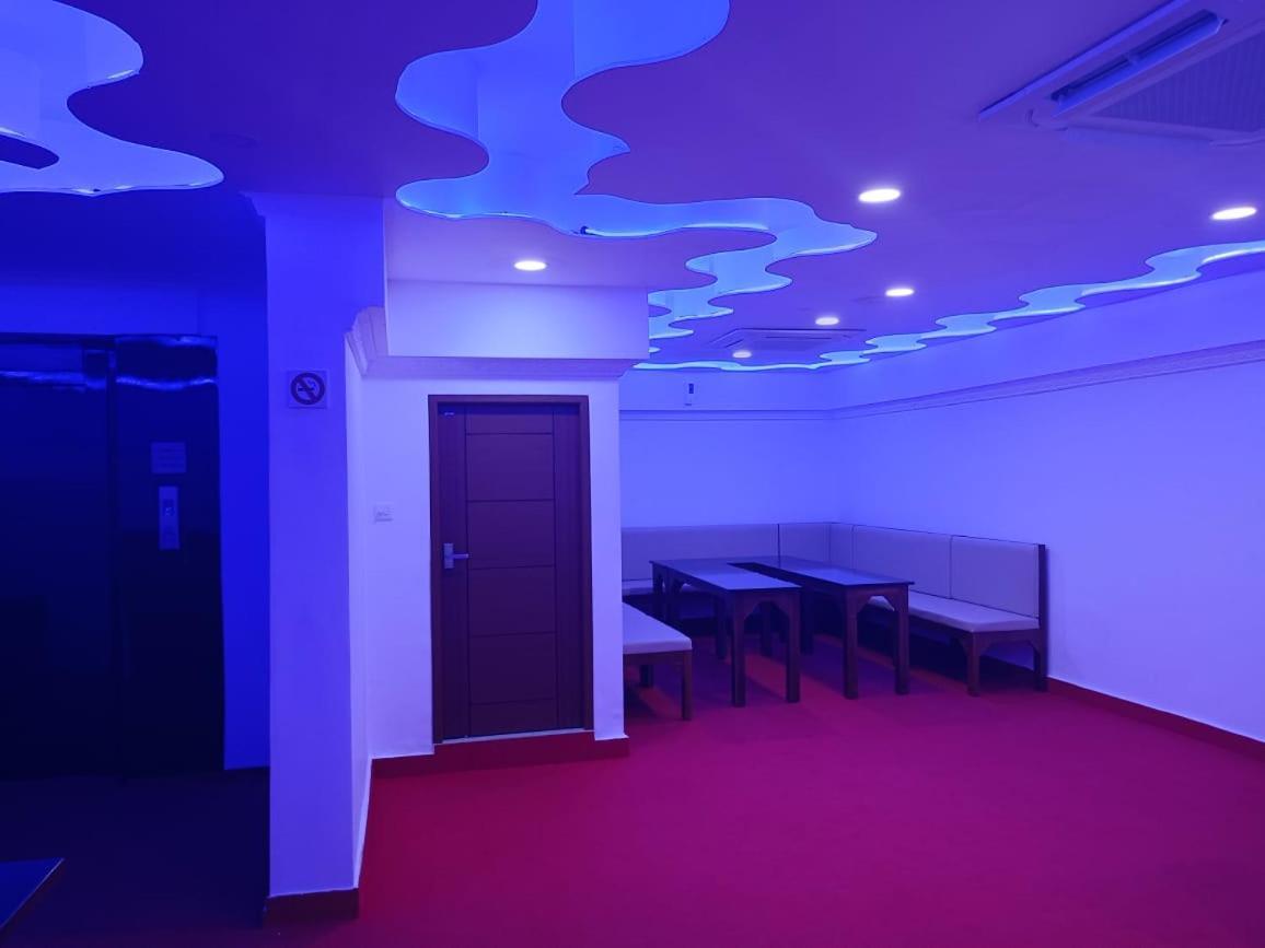 Pearl Residency Hotel Ayoor Ngoại thất bức ảnh